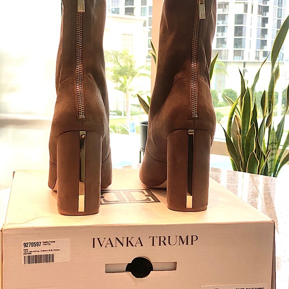 NWT Ivanka Trump Sayida gray suede heeled boots - Picture 5 of 7